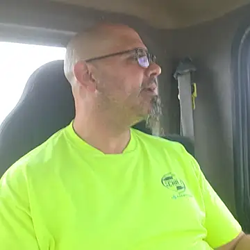 Snapshot of KrazyLegz chatting on October 18, 8:47 pm KrazyLegz online show from October 18, 8:47 pm