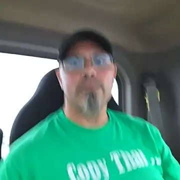 Snapshot of KrazyLegz chatting on October 25, 10:33 pm KrazyLegz online show from October 25, 10:33 pm