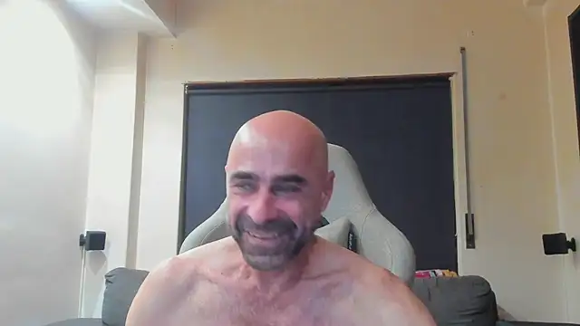 Snapshot of Bicopflirt chatting on September 13, 1:06 am Bicopflirt online show from September 13, 1:06 am