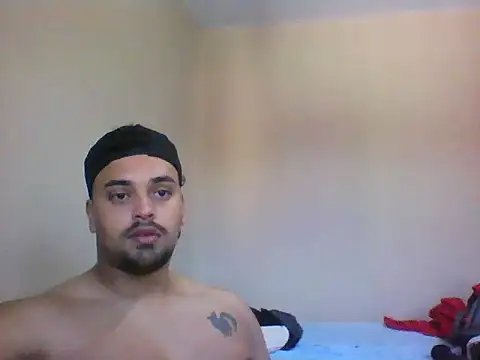 Snapshot of Xcumshot33 chatting on September 15, 11:55 am Xcumshot33 online show from September 15, 11:55 am