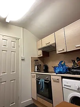 Snapshot of Yourhotboy_42 chatting on October 30, 6:09 pm Yourhotboy 42 online show from October 30, 6:09 pm