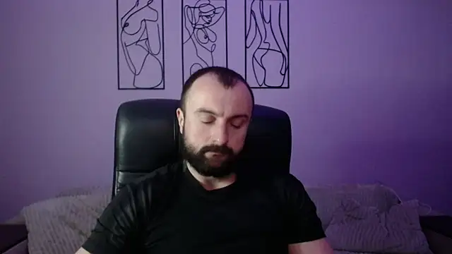 brindlefly6969 online show from April 18, 10:38 am