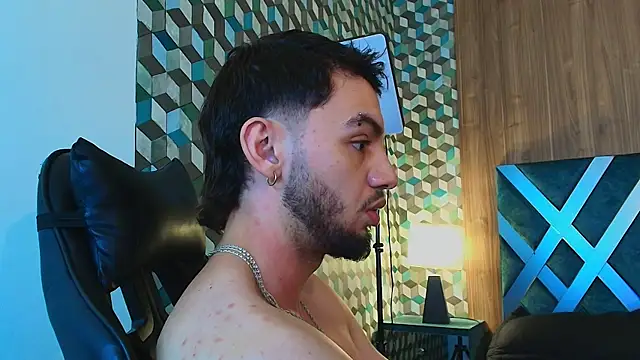 Snapshot of Michael_magno chatting on November 1, 10:03 pm Michael magno online show from November 1, 10:03 pm