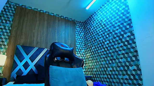 Snapshot of Michael_magno chatting on October 19, 9:29 pm Michael magno online show from October 19, 9:29 pm