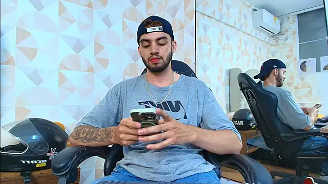 Snapshot of Michael_magno chatting on September 14, 9:39 pm Michael magno online show from September 14, 9:39 pm