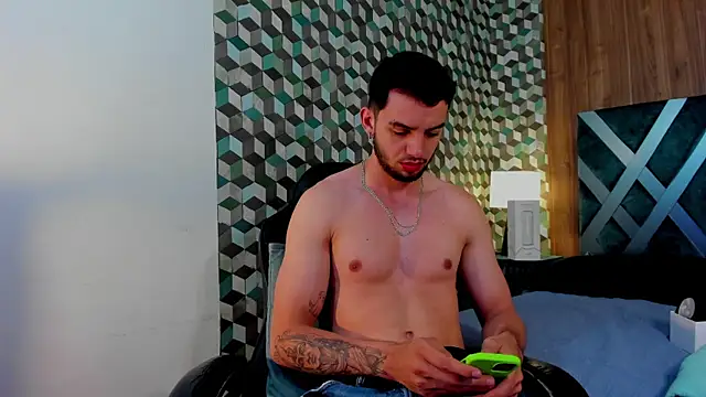 Snapshot of Michael_magno chatting on March 17, 2:25 pm Michael magno online show from March 17, 2:25 pm