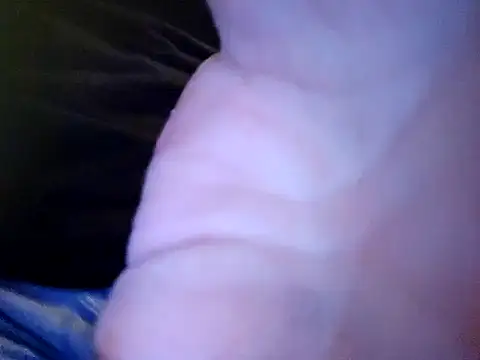 Snapshot of bakeyesmokems chatting on January 27, 1:37 am bakeyesmokems online show from January 27, 1:37 am