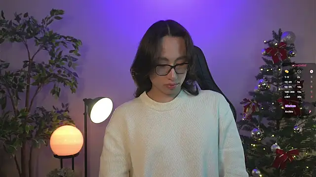 Snapshot of SrLuis18 chatting on December 17, 3:28 am SrLuis18 online show from December 17, 3:28 am