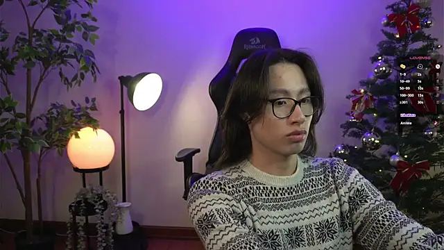 Snapshot of SrLuis18 chatting on December 13, 1:26 am SrLuis18 online show from December 13, 1:26 am