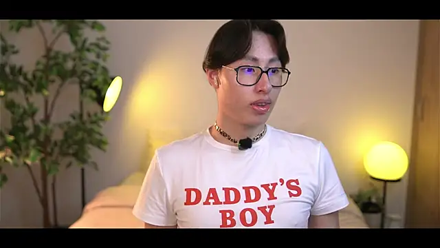 Snapshot of SrLuis18 chatting on September 8, 11:15 pm SrLuis18 online show from September 8, 11:15 pm