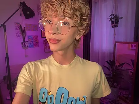 lyamthommpson online show from March 21, 7:40 pm