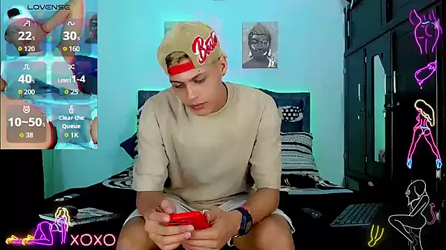 Snapshot of Liamscott_ chatting on October 10, 1:54 am Liamscott online show from October 10, 1:54 am