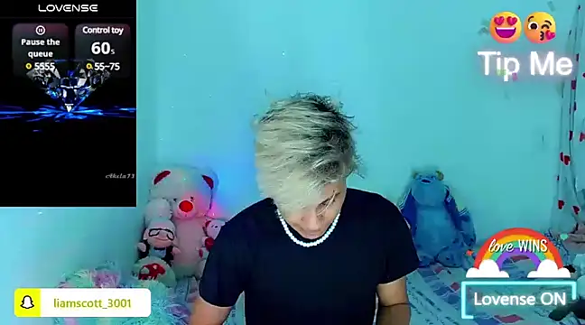 Snapshot of Liamscott_ chatting on December 3, 3:51 am Liamscott online show from December 3, 3:51 am