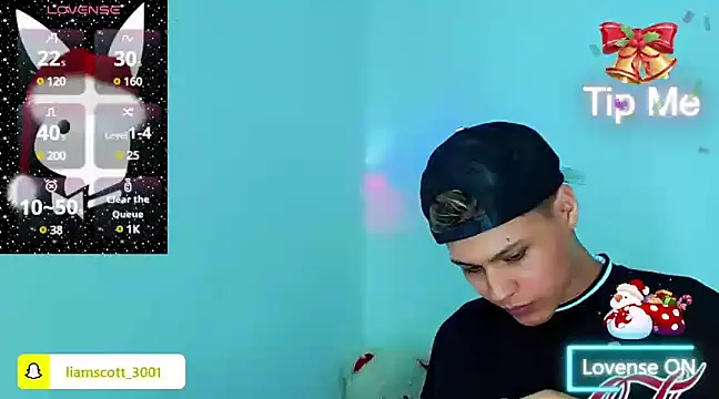Snapshot of Liamscott_ chatting on December 22, 2:39 am Liamscott online show from December 22, 2:39 am