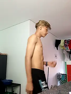 Snapshot of Liamscott_ chatting on October 13, 5:41 pm Liamscott  online show from October 13, 5:41 pm