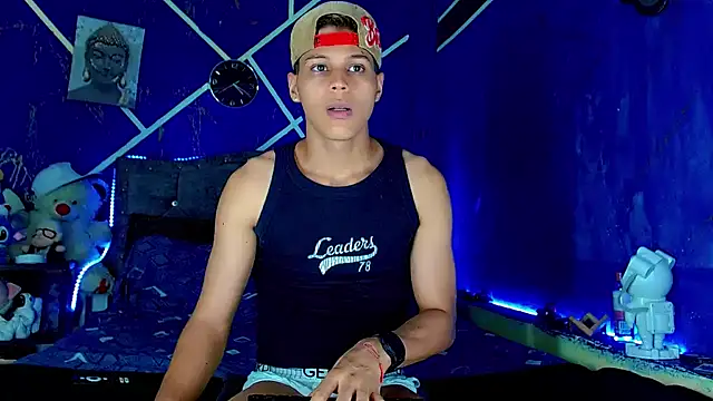 Liamscott  online show from June 28, 9:21 pm