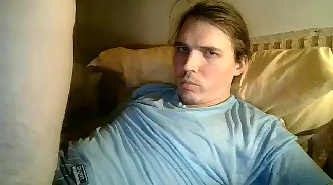 Snapshot of Davideksexy chatting on December 4, 4:05 pm Davideksexy online show from December 4, 4:05 pm