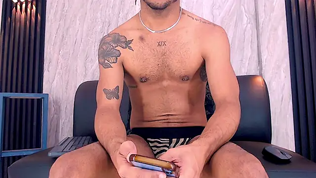 Snapshot of ricky_vill_ chatting on October 9, 4:17 am ricky vill online show from October 9, 4:17 am