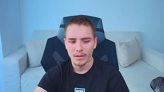 JordanThompson  online show from October 27, 9:50 pm