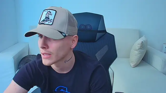 JordanThompson  online show from November 7, 8:01 pm