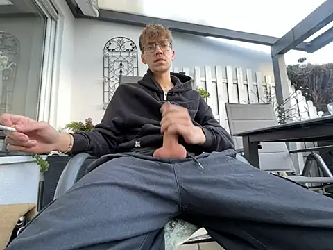 19yoSex online show from November 3, 8:07 am