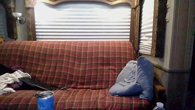 lateniter online show from February 22, 9:10 am