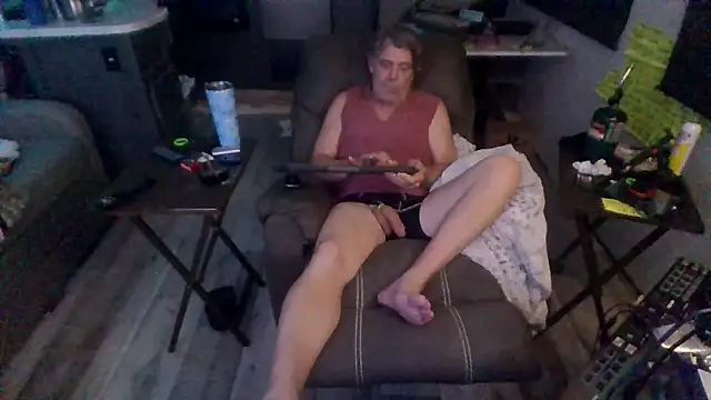 lateniter online show from February 25, 10:05 am