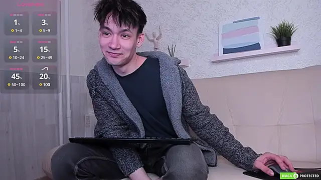 Snapshot of CalvinOwens chatting on March 3, 8:12 am CalvinOwens online show from March 3, 8:12 am
