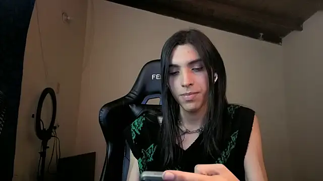 angelitofemboy online show from May 3, 5:54 am