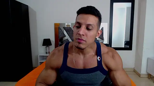 Snapshot of Frank_heaven01 chatting on December 7, 1:48 am Frank heaven01 online show from December 7, 1:48 am