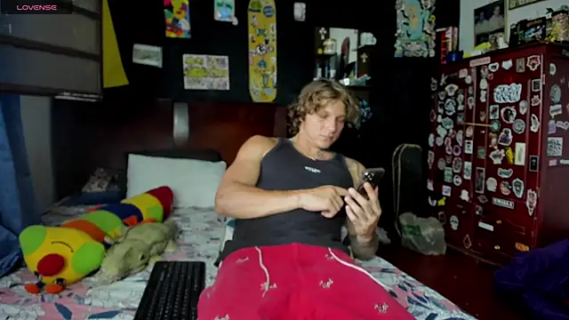 Snapshot of Tom_Krakow chatting on September 25, 7:35 pm Tom Krakow online show from September 25, 7:35 pm