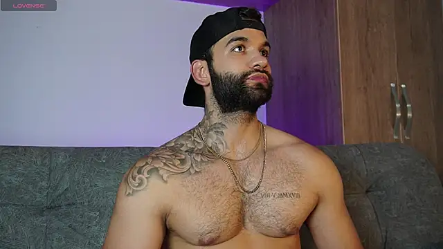 Snapshot of MarkHazze chatting on October 29, 12:46 am MarkHazze online show from October 29, 12:46 am