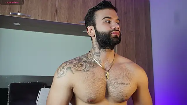 Snapshot of MarkHazze chatting on October 16, 7:44 pm MarkHazze online show from October 16, 7:44 pm