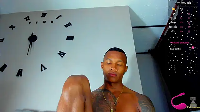 Snapshot of esteveen_ortegas_ chatting on January 20, 8:30 am esteveen ortegas online show from January 20, 8:30 am
