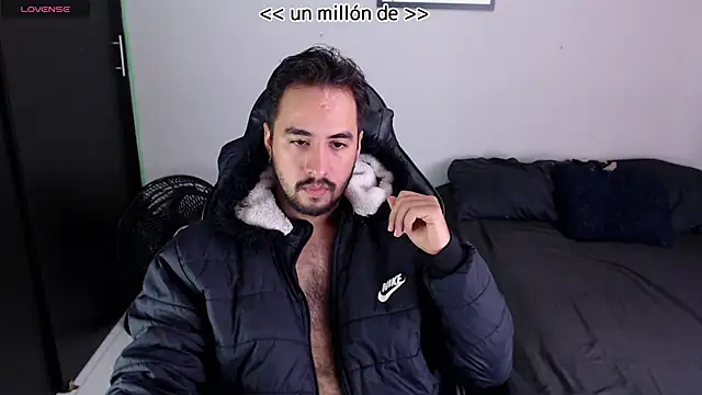 Snapshot of Damian_Salvatoree chatting on September 20, 4:40 pm Damian Salvatoree online show from September 20, 4:40 pm