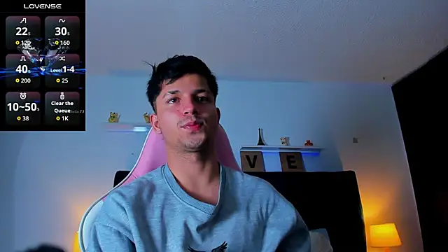 Issac james  online show from October 15, 4:31 am