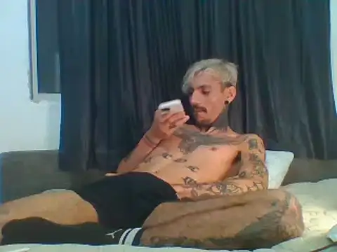 PitbullDiablo1 online show from October 24, 12:02 am