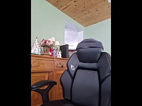 Mitchums online show from February 4, 7:31 pm