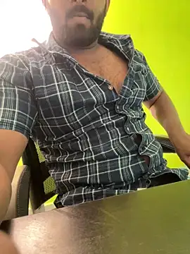 Handsomehunk 4U online show from February 5, 5:09 am