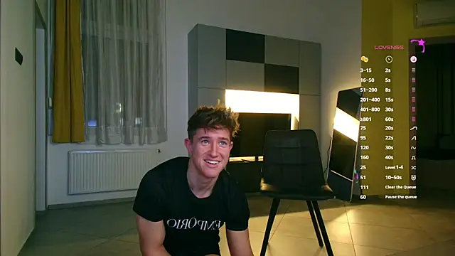 ChristianLevine  online show from October 18, 7:19 pm