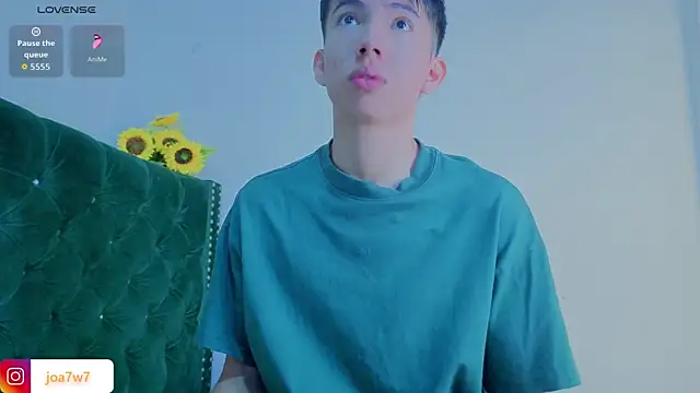 Levii Ackermann online show from April 28, 3:06 pm