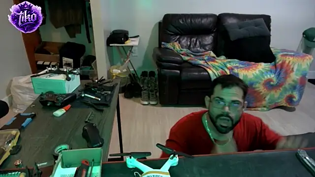 Zander823 online show from April 7, 8:14 am