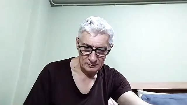 Snapshot of BIGUNCUTHARDCOCK chatting on October 22, 7:56 am BIGUNCUTHARDCOCK online show from October 22, 7:56 am