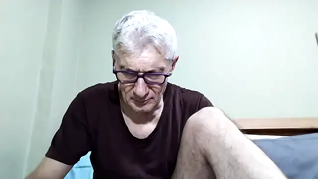 Snapshot of BIGUNCUTHARDCOCK chatting on October 19, 7:44 am BIGUNCUTHARDCOCK online show from October 19, 7:44 am