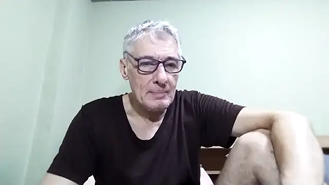 Snapshot of BIGUNCUTHARDCOCK chatting on October 14, 5:25 am BIGUNCUTHARDCOCK online show from October 14, 5:25 am