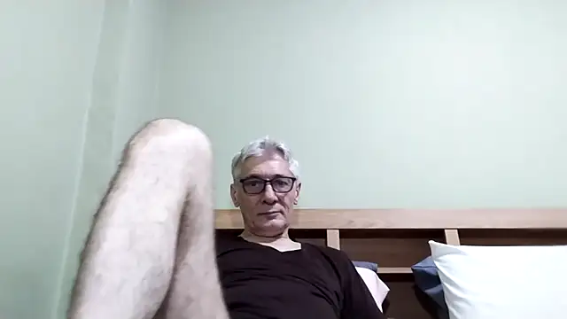 Snapshot of BIGUNCUTHARDCOCK chatting on October 29, 2:20 pm BIGUNCUTHARDCOCK online show from October 29, 2:20 pm