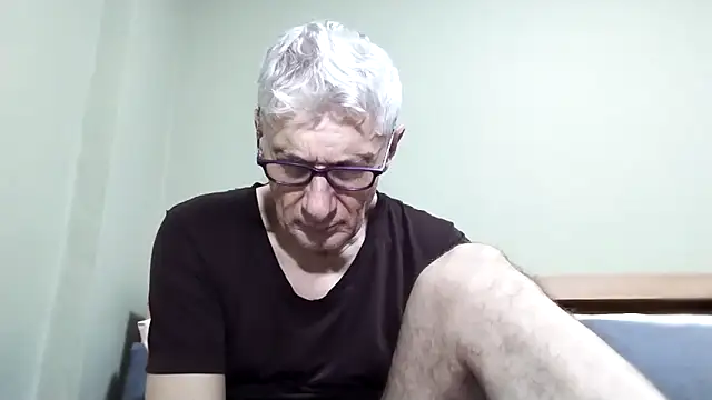 Snapshot of BIGUNCUTHARDCOCK chatting on October 13, 5:24 am BIGUNCUTHARDCOCK online show from October 13, 5:24 am