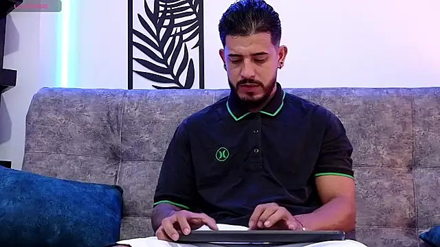 Snapshot of Bruno_Mattos chatting on January 14, 9:41 pm Bruno Mattos online show from January 14, 9:41 pm