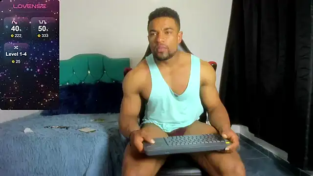 Snapshot of estebanlobo- chatting on December 22, 5:42 pm estebanlobo- online show from December 22, 5:42 pm