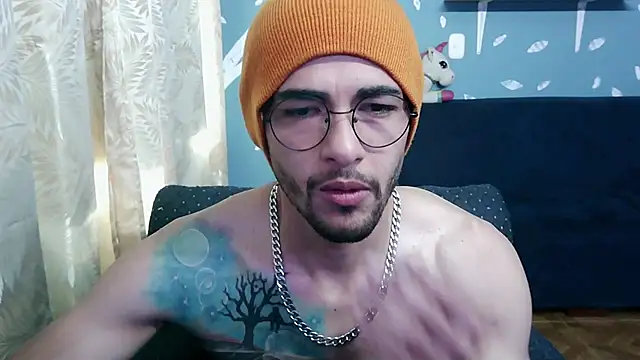 Snapshot of ponzothc chatting on October 24, 8:54 pm ponzothc online show from October 24, 8:54 pm